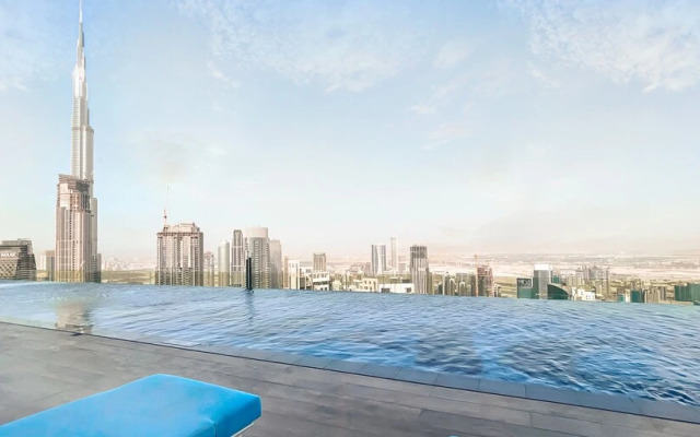 LUX The Paramount Sea View Suite