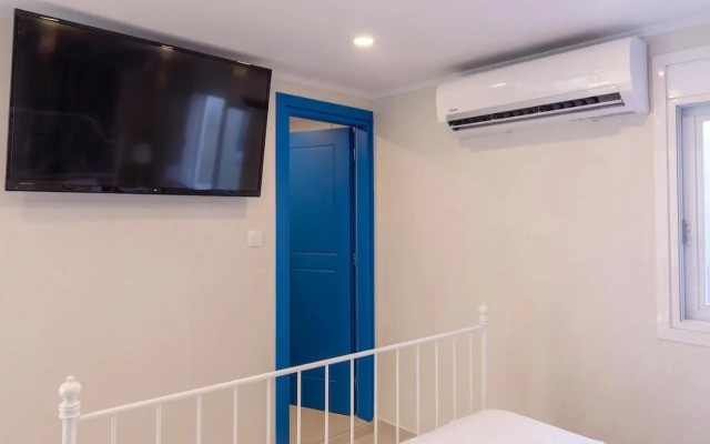 BLUE and WHITE apartment vipgreece