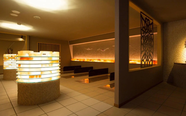 Lake Akan Tsuruga Wings