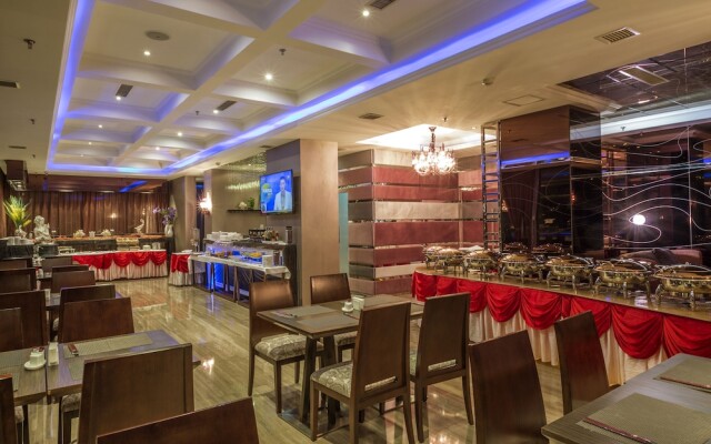 Jinjiang Peninsula Seasons Hotel