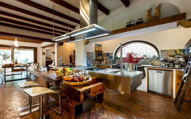 Giardini-naxos Beautiful Villa With Pool