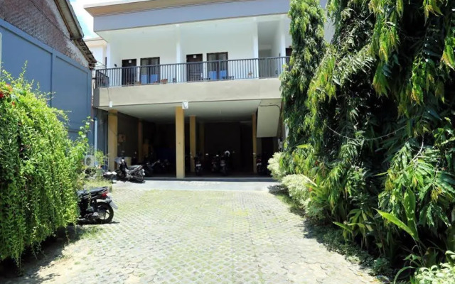 RedDoorz @ Raya Seminyak