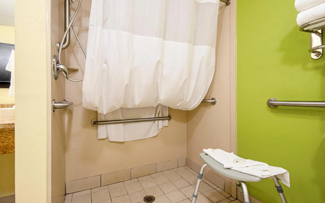 Quality Inn & Suites Glenmont - Albany South