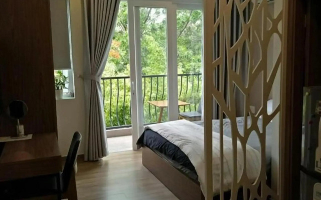 Spring Light Apartment