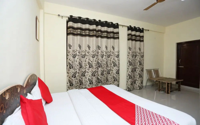 OYO 33407 Hotel Ashiana