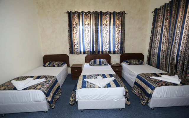 Victoria Hotel