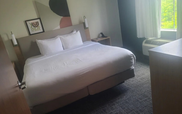 Dothan East Inn & Suites