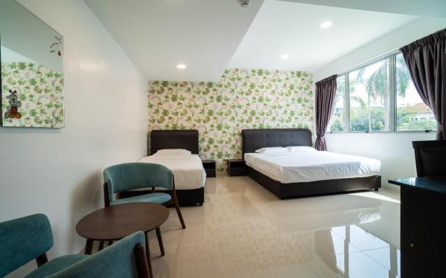 Crystal Garden Hotel (Tasik Selatan)