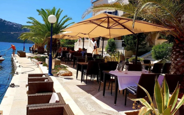 Villa Rava rooms & restaurant