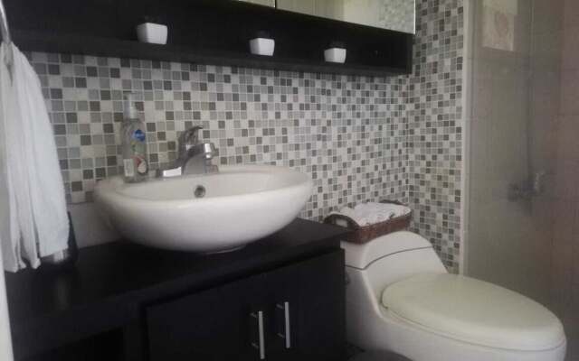 Apartment by airport on way to beach