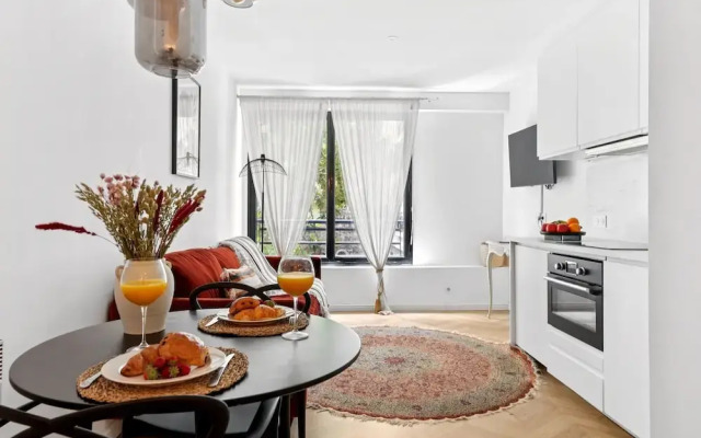 Classy 1BR - Elysee & Madeleine Area