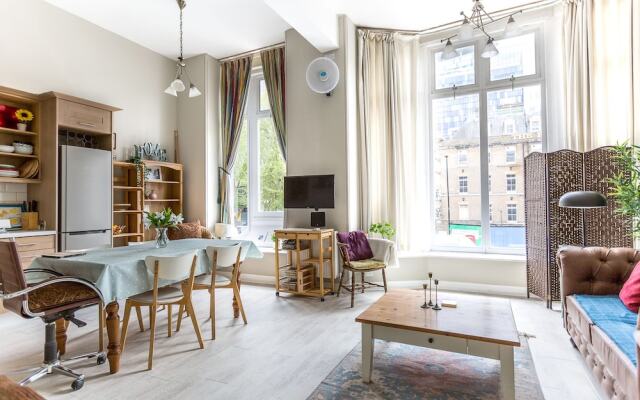 Bright Two BR Period Apartment in Whitechapel