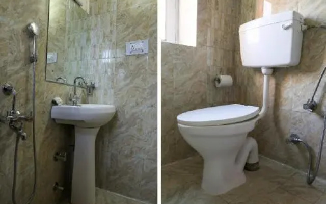 The Mir Villa by OYO Rooms