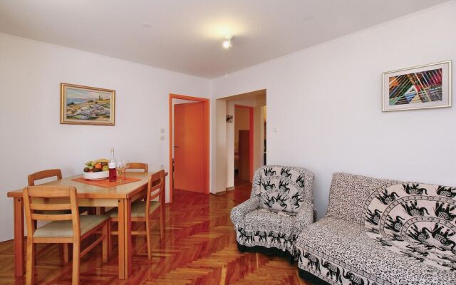 Amazing Home in Novigrad With Wifi and 2 Bedrooms