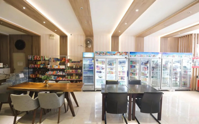 SunSeaSand Hotel (Patong) (SHA Certified)