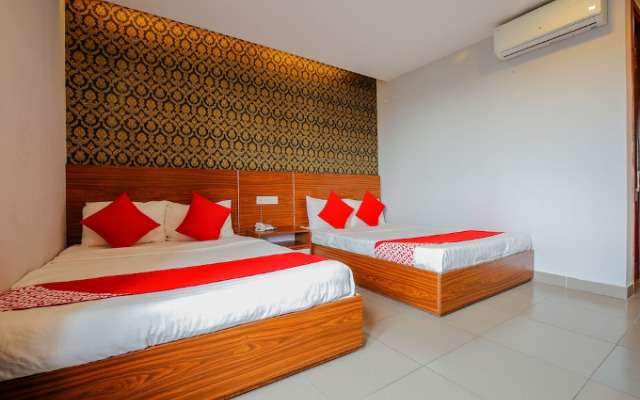 Truong Sa Hotel by OYO