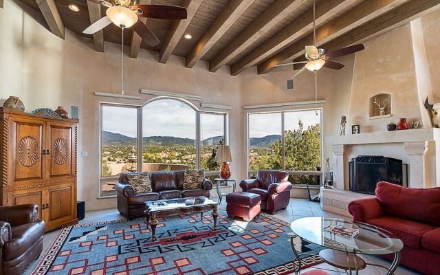 Dorthia Garden Retreat & Views