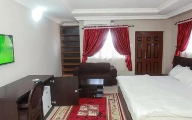 Carleton Hotel & Suites