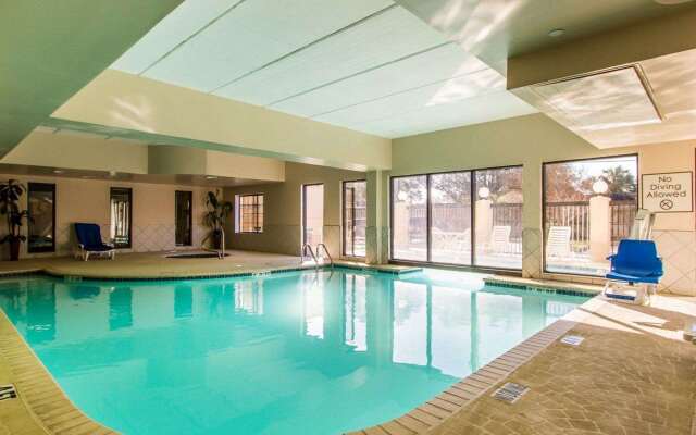Comfort Suites Airport