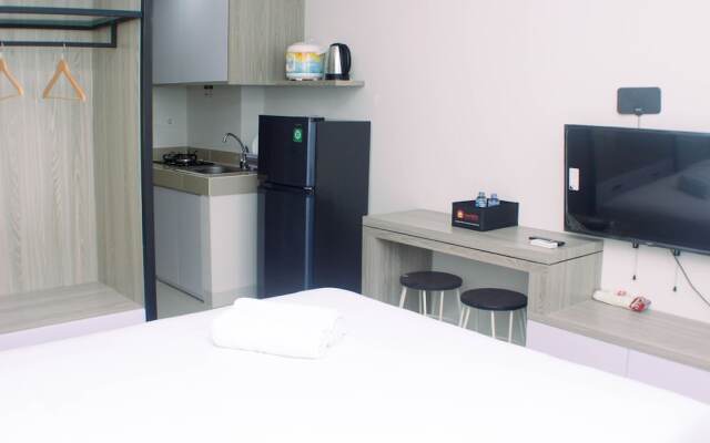 Homey And Minimalist Studio At Vasanta Innopark Apartment