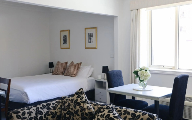 Hotel Collins