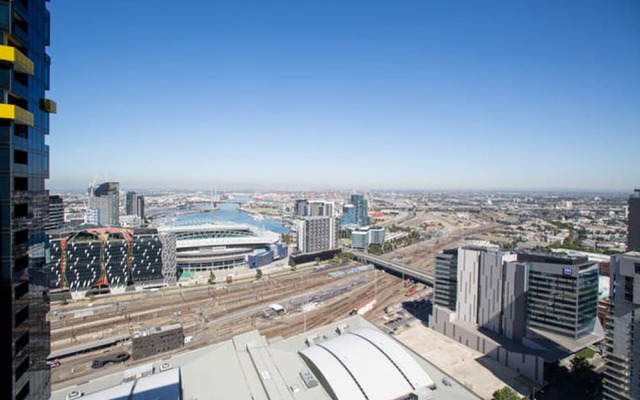 C3CBD Melbourne Apartment