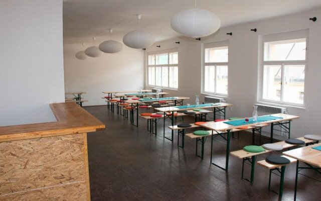 Cosmopole Hostel