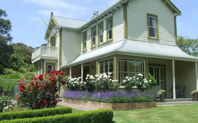 Tairoa Lodge & Cottage