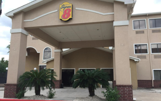 Red Lion Inn & Suites IAH Airport East