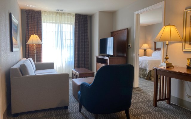 Staybridge Suites Milwaukee West-Oconomowoc, an IHG Hotel