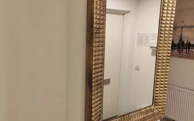 Leeds 3 Bed En-suites Apartment Retreat- Sleeps 9