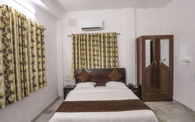 OYO 9971 Hotel Royal T
