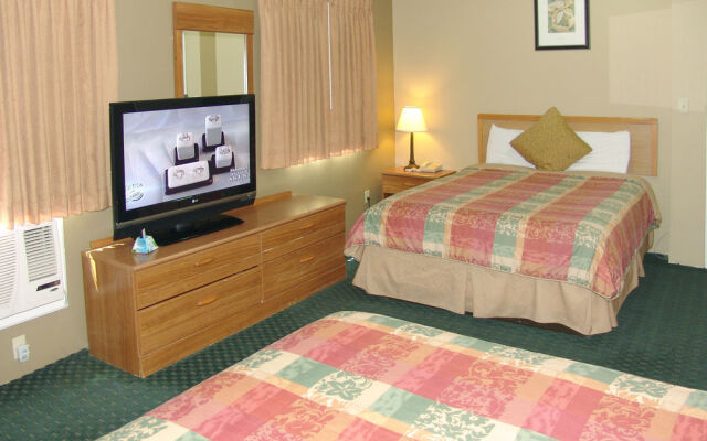 Holland Inn and Suites