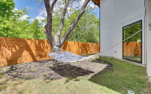 Chic Austin House w/ Spacious Backyard & Hammock