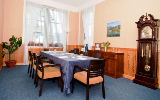 Castletown Hotel