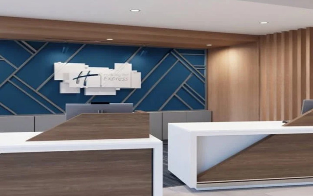 Holiday Inn Express & Suites DIAMOND