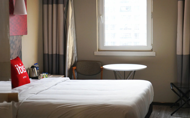 ibis Shanghai Lianyang