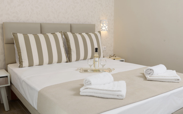 Ammos Beach Seaside Luxury Suites Hotel