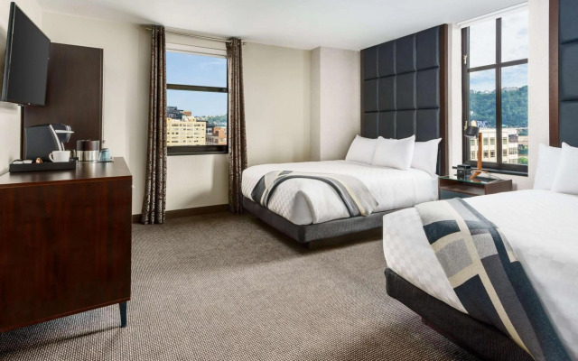 Nina Hotel Tsuen Wan West