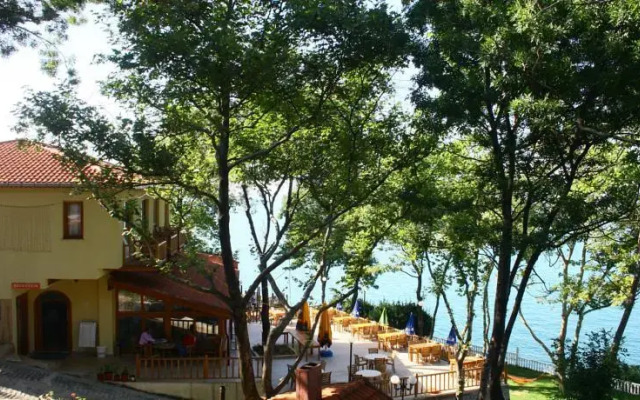 Tezel Pansiyon & Camping