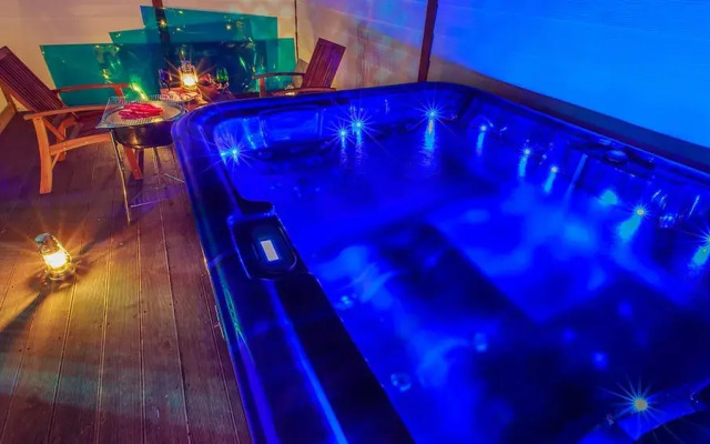 Lake and Pine Spa Pension