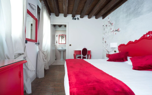 Stunning 15-bed Villa in Dolo, Close to Venice, IT