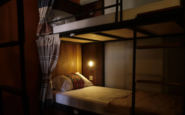 Whereder Poshtel - Hostel