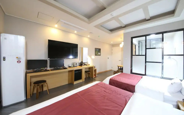 Legend Motel