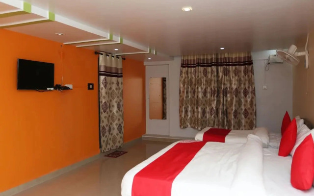 The Palms Resort By OYO Rooms