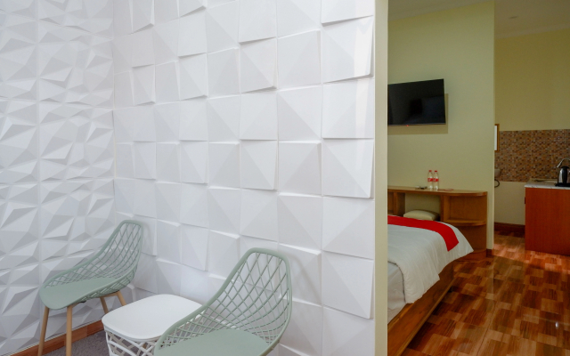 RedDoorz near Rita Supermall Purwokerto 2