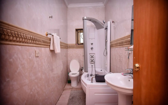 Topaz Luxury Suites & Apartments