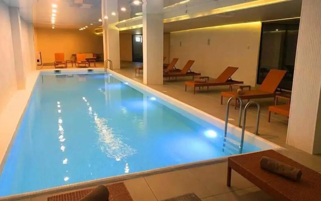 The Valley Resort 320