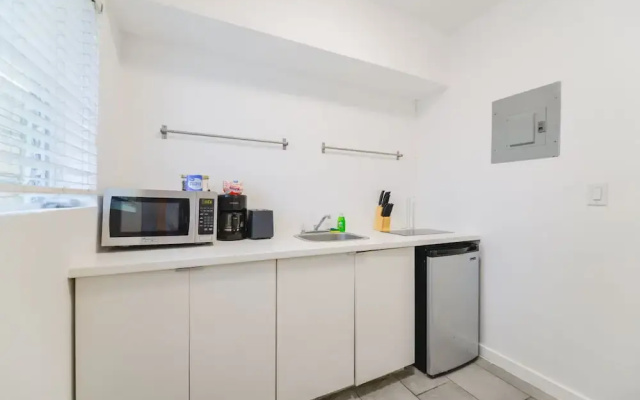 Fabulous Studio 15 min from The Beach