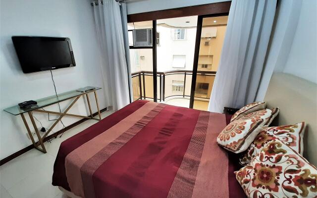 Apartamento com serviços próximo a Praia de Ipanema